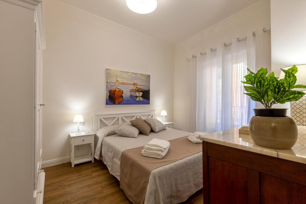 Cielo E Mare: Charming Seaside Retreat in Old Village Heart Castelsardo Exterior photo